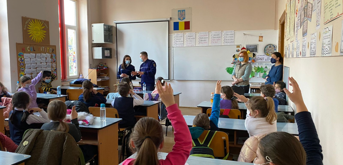La discuții cu polițiștii La discuții cu polițiștii