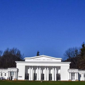 Trei expoziții deschise pentru vizitare la Muzeul Județean de Etnografie și Artă Populară Maramureș și o aventură de duminică la Muzeul Satului