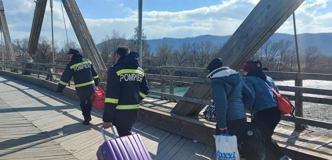 Situația la Punctul de Trecere a Frontierei Sighetu Marmației în 10 martie, alți 10 cetățeni ucraineni au trecut prin apa râului Tisa Situația la Punctul de Trecere a Frontierei Sighetu Marmației în 10 martie, alți 10 cetățeni ucraineni au trecut prin apa râului Tisa