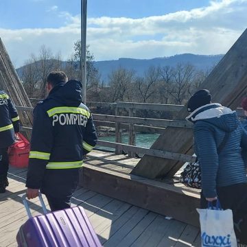 Situația la Punctul de Trecere a Frontierei Sighetu Marmației în 10 martie, alți 10 cetățeni ucraineni au trecut prin apa râului Tisa Situația la Punctul de Trecere a Frontierei Sighetu Marmației în 10 martie, alți 10 cetățeni ucraineni au trecut prin apa râului Tisa