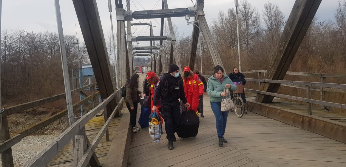 Situația la Punctul de Trecere a Frontierei Sighetu Marmației în 12 martie. 23 de ucraineni au trecut prin apa râului Tisa