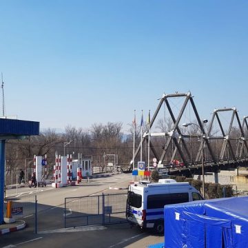 Situația la Punctul de Trecere a Frontierei Sighetu Marmației în 16 martie, 15 ucraineni au trecut prin apa râului Tisa
