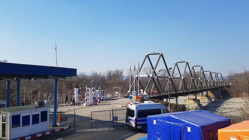 Situația la Punctul de Trecere a Frontierei Sighetu Marmației în 16 martie, 15 ucraineni au trecut prin apa râului Tisa Situația la Punctul de Trecere a Frontierei Sighetu Marmației în 16 martie, 15 ucraineni au trecut prin apa râului Tisa