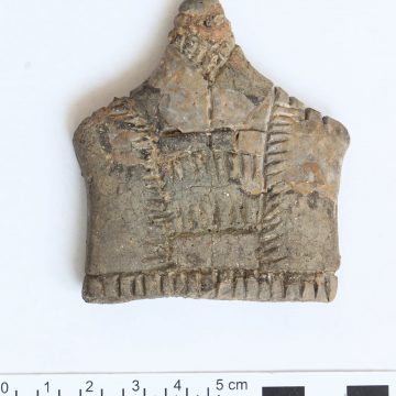 Exponatul săptămânii | Statueta antropomorfă din așezarea din epoca târzie a bronzului de la Lăpușel, punctul „Tedeș”