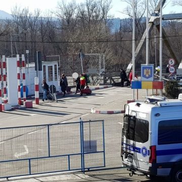 Situația la Punctul de Trecere a Frontierei Sighetu Marmației în 28 martie, 10 cetățeni ucraineni au trecut prin apa râului Tisa