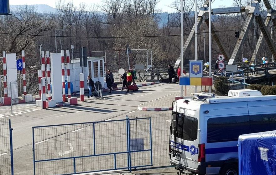Situația la Punctul de Trecere a Frontierei Sighetu Marmației în 28 martie, 10 cetățeni ucraineni au trecut prin apa râului Tisa