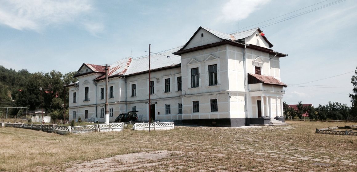 250 de copii din Odesa vor fi găzduiți la Castelul Blomberg din Gârdani