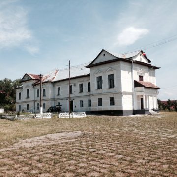 250 de copii din Odesa vor fi găzduiți la Castelul Blomberg din Gârdani