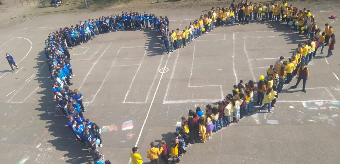 Video | Ziua Umanității celebrată prin gesturi de o mare însemnătate simbolică la Școala Gimnazială ”Nicolae Iorga” Baia Mare