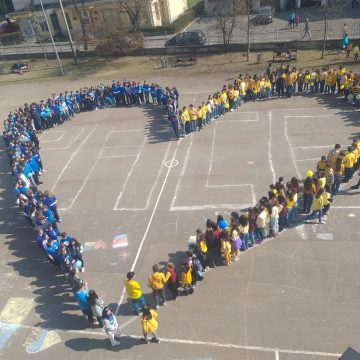 Video | Ziua Umanității celebrată prin gesturi de o mare însemnătate simbolică la Școala Gimnazială ”Nicolae Iorga” Baia Mare Video | Ziua Umanității celebrată prin gesturi de o mare însemnătate simbolică la Școala Gimnazială ”Nicolae Iorga” Baia Mare