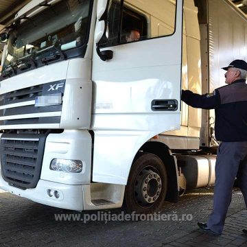 Timpi de așteptare mari pentru tiruri la granița cu Ungaria