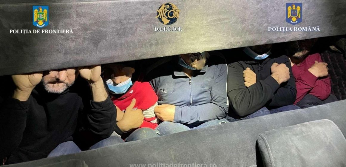 Acţiune comună pentru destructurarea unei grupări specializate în trafic de migranți Acţiune comună pentru destructurarea unei grupări specializate în trafic de migranți