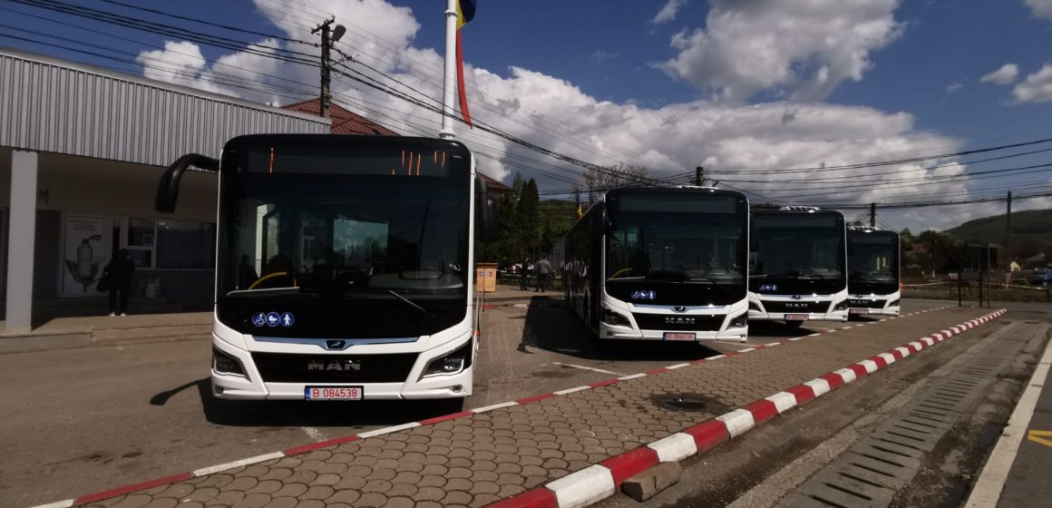 Video | La Tăuții Măgherăuș au fost recepționate 4 autobuze de ultimă generație