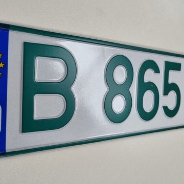 Tánczos Barna: mașinile electrice vor primi numere de înmatriculare cu litere și cifre de culoare verde