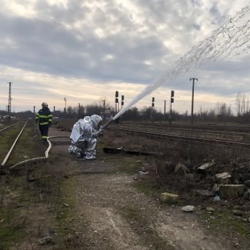 Pompierii militari maramureșeni au intervenit pentru lichidarea a trei incendii în ultimele 24 de ore Pompierii militari maramureșeni au intervenit pentru lichidarea a trei incendii în ultimele 24 de ore