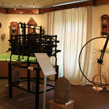 Se mută expoziția de orologerie „Călătorie în universul ceasului” într-o altă locație