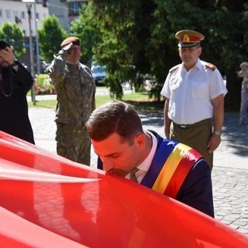 Sărbătorim astăzi Ziua Independenței de Stat și Ziua Regalității