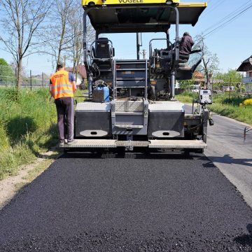 Au început lucrările de reparații, modernizări și asfaltări pe drumurile județene din Maramureș