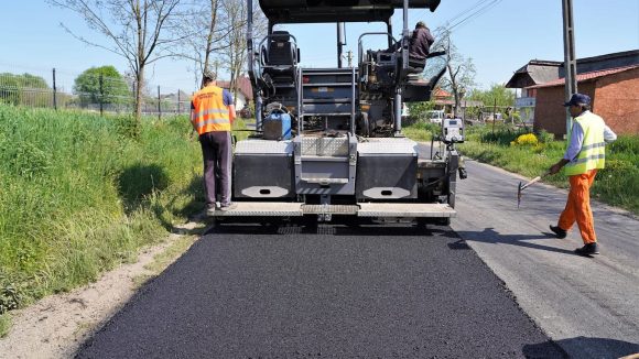 Au început lucrările de reparații, modernizări și asfaltări pe drumurile județene din Maramureș