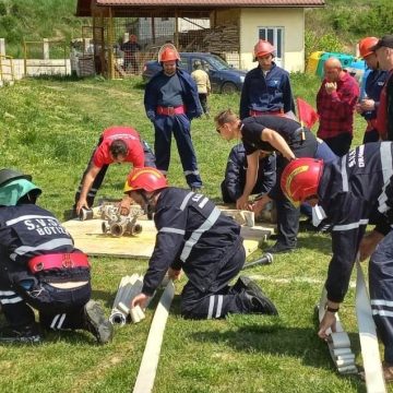 Voluntari în concurs la Săliștea de Sus Voluntari în concurs la Săliștea de Sus