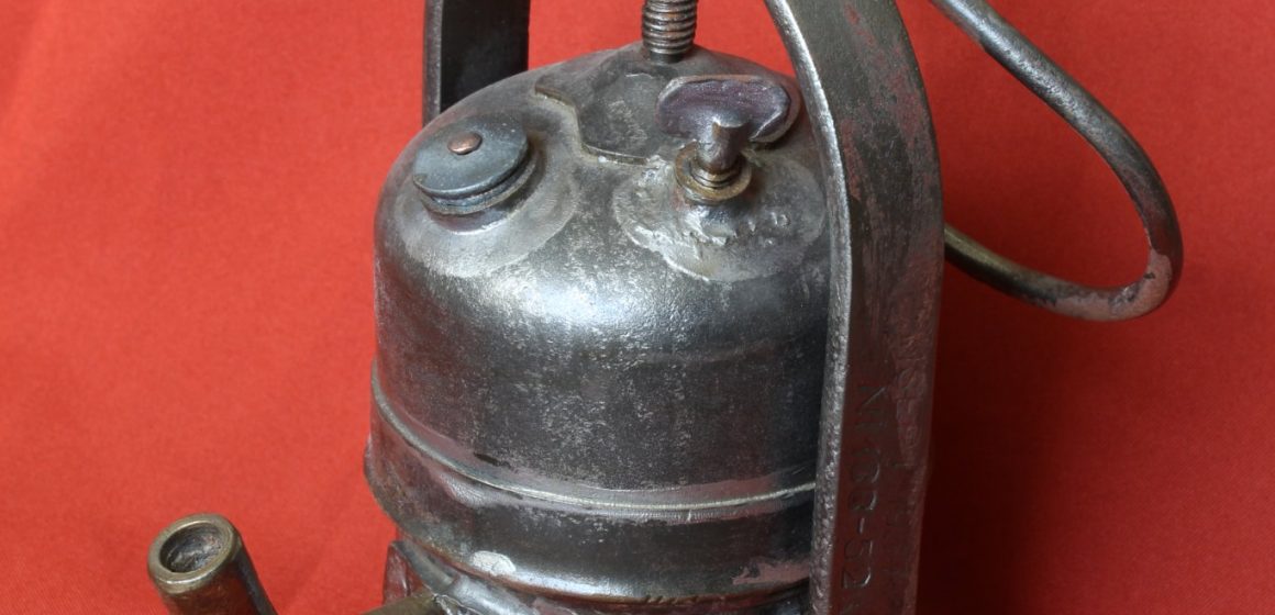 Lampa cu acetilenă exponatul săptămânii la Muzeul Județean de Istorie și Arheologie Maramureș