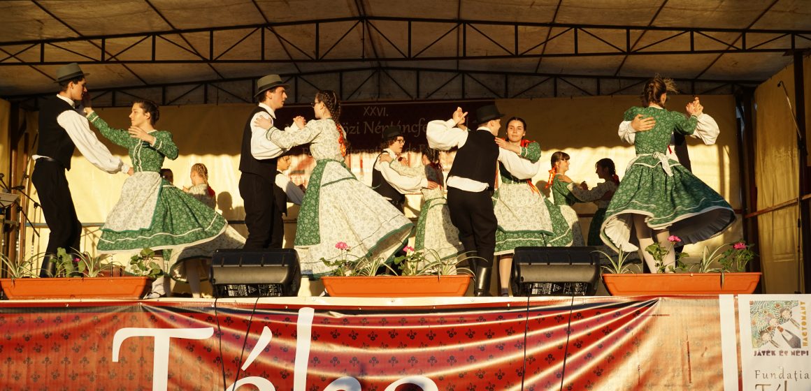 Video | Baia Mare a fost reprezentată la Festivalul Internațional de Folclor de la Gherla cu Formația de dansuri populare Talpalat