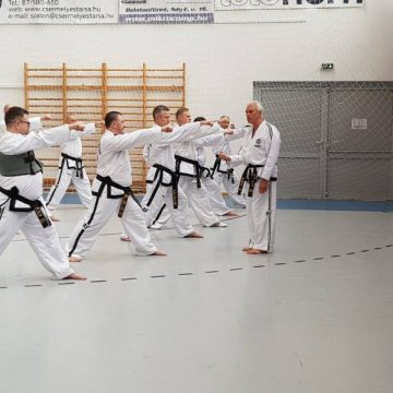 Video | La Cupa Cetății din Deva participă 28 de sportivi taekwon-do ITF din Baia Mare