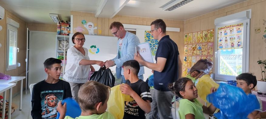 ADI Deșeuri: Despre reciclare, cu copiii de pe Pirită ADI Deșeuri: Despre reciclare, cu copiii de pe Pirită