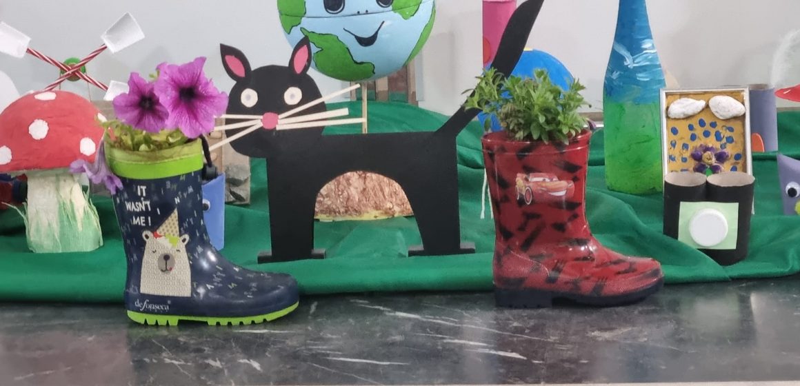 Expoziție inedită din reciclabile la Palatul Administrativ