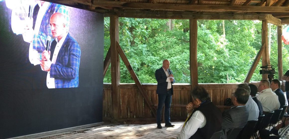 Călin Bota: Nu este de ajuns doar să vorbim despre părintele Vasile Lucaciu, trebuie să facem mai mult pentru memoria sa Călin Bota: Nu este de ajuns doar să vorbim despre părintele Vasile Lucaciu, trebuie să facem mai mult pentru memoria sa