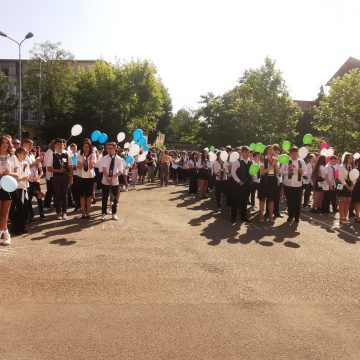 Video | 9 elevi cu media 10 la Școala Gimnazială Nicolae Iorga Video | 9 elevi cu media 10 la Școala Gimnazială Nicolae Iorga