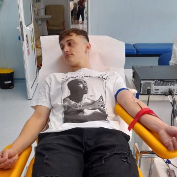 Un tânăr din sistemul de protecție specială a donat și el sânge în campania „Din inimă pentru oameni, donăm sânge”