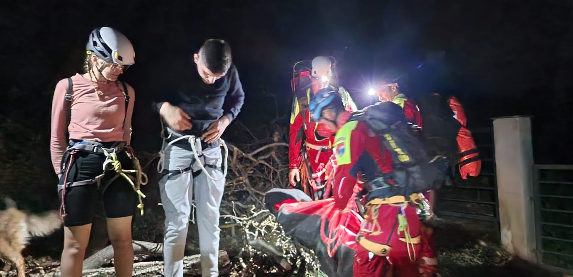 Turiști rătăciți recuperați de salvamontiști Turiști rătăciți recuperați de salvamontiști