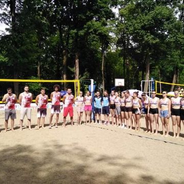 Sfârșit de săptămână cu volei pe plajă Sfârșit de săptămână cu volei pe plajă