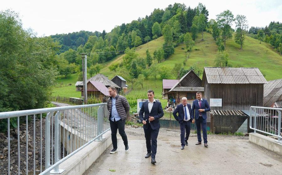 Ionel Bogdan: Se lucrează intens la extinderea rețelei electrice spre cătunul Cornățea, Poienile de sub Munte