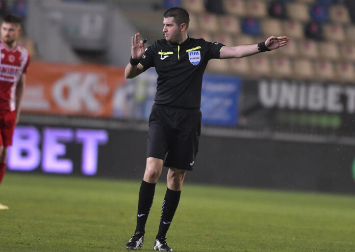 Brigadă de arbitri din România în primul tur preliminar al Ligii Campionilor Brigadă de arbitri din România în primul tur preliminar al Ligii Campionilor