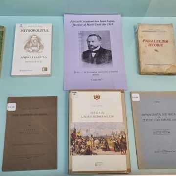 Vitrină de carte în memoria părintelui academician Ioan Lupaș