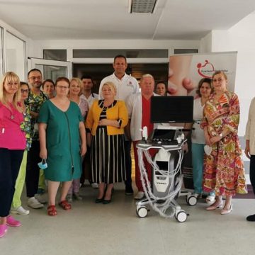 Asociația Prietenii Spitalului „Dr. Constantin Opriş” a predat ecograful promis Secției de Pediatrie a Spitalului Județean Asociația Prietenii Spitalului „Dr. Constantin Opriş” a predat ecograful promis Secției de Pediatrie a Spitalului Județean