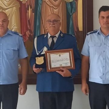 Ieșire la pensie la sediul Inspectoratului de Jandarmi Județean Maramureș Ieșire la pensie la sediul Inspectoratului de Jandarmi Județean Maramureș