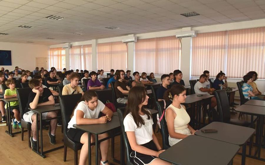 A XII-a ediție a Taberei Județene Concurs pentru elevii olimpici la matematică și informatică în desfășurare la Târgu Lăpuș
