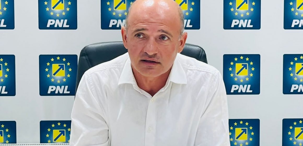 Deputatul PNL Călin Bota îi îndeamnă pe maramureșeni să facă propuneri de îmbunătățire a legilor educației aflate în consultare publică