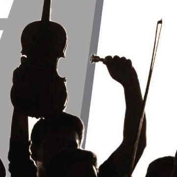 O lume colorată | Protest pe șantier cu muzică clasică O lume colorată | Protest pe șantier cu muzică clasică