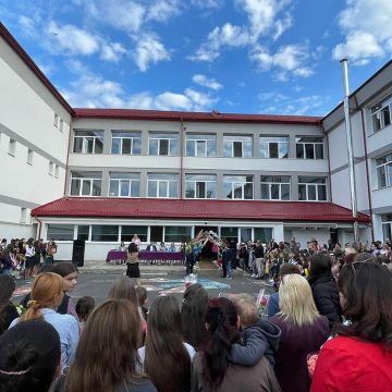 70 de copii proveniți din zona conflictului armat din Ucraina au început noul an școlar la Școala Gimnazială „Dr. Victor Babeș”