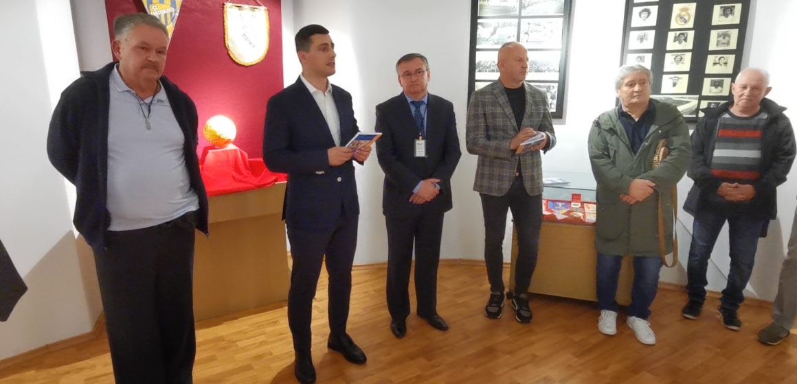 Video | Moment istoric la Muzeul Județean de Istorie și Arheologie Baia Mare, vernisajul expoziției „40 de ani de la meciul meciurilor: F.C. Baia Mare vs. Real Madrid” Video | Moment istoric la Muzeul Județean de Istorie și Arheologie Baia Mare, vernisajul expoziției „40 de ani de la meciul meciurilor: F.C. Baia Mare vs. Real Madrid”