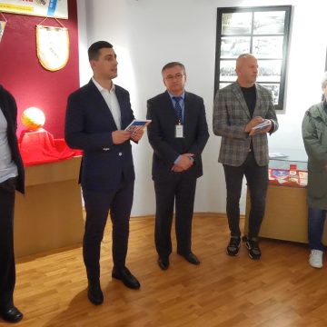 Video | Moment istoric la Muzeul Județean de Istorie și Arheologie Baia Mare, vernisajul expoziției „40 de ani de la meciul meciurilor: F.C. Baia Mare vs. Real Madrid”