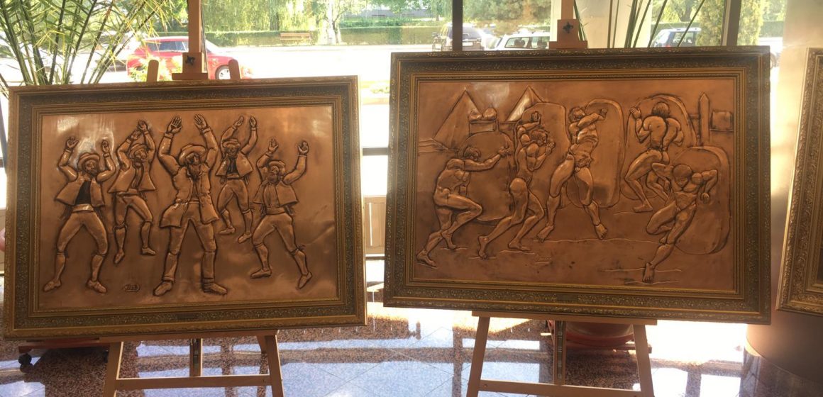 Expoziție de metaloplastie la Biblioteca Județeană „Petre Dulfu” Baia Mare