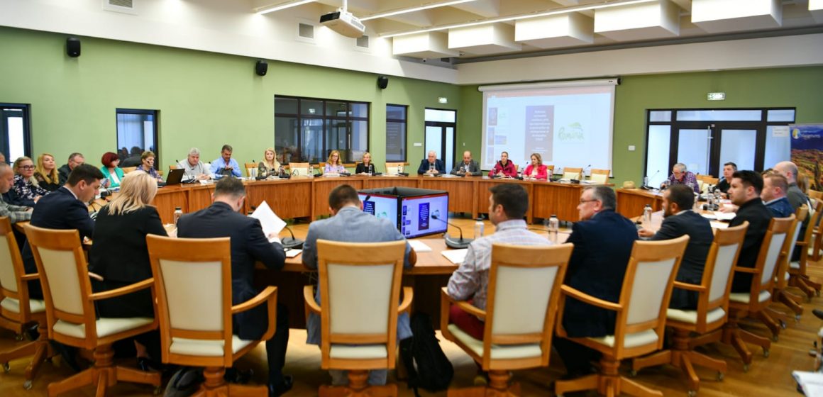 Reprezentanți ai Ministerului Antreprenoriatului și Turismului – întâlnire la Consiliul Județean cu reprezentanți ai turismului, operatori economici și reprezentanți ai administrațiilor publice din Maramureș și Satu Mare