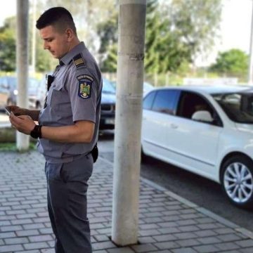Dosar penal pentru un șofer cu două permise de conducere