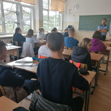 La discuții cu elevii La discuții cu elevii
