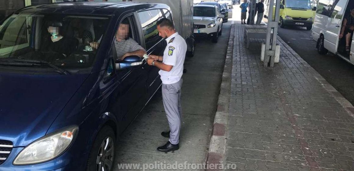 Prins la frontieră cu un permis de conducere fals